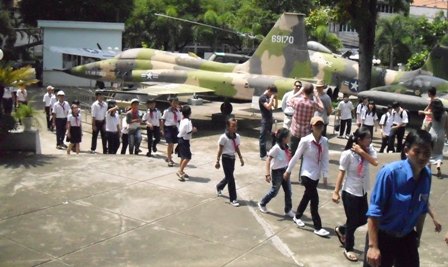 TP Hồ Chí Minh Tiếp tục thực hiện tốt Nghị quyết Trung ương 5 khóa VIII